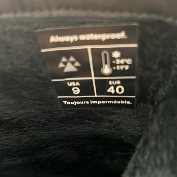 Women’s Cougar Villa Lug platform leather booties. Black. Size 9. Worn once! - Picture 6 of 11